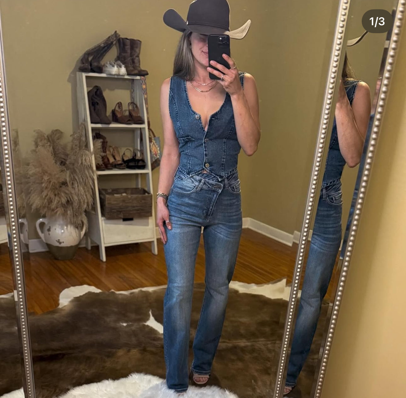 Crossed waist high rise jean
